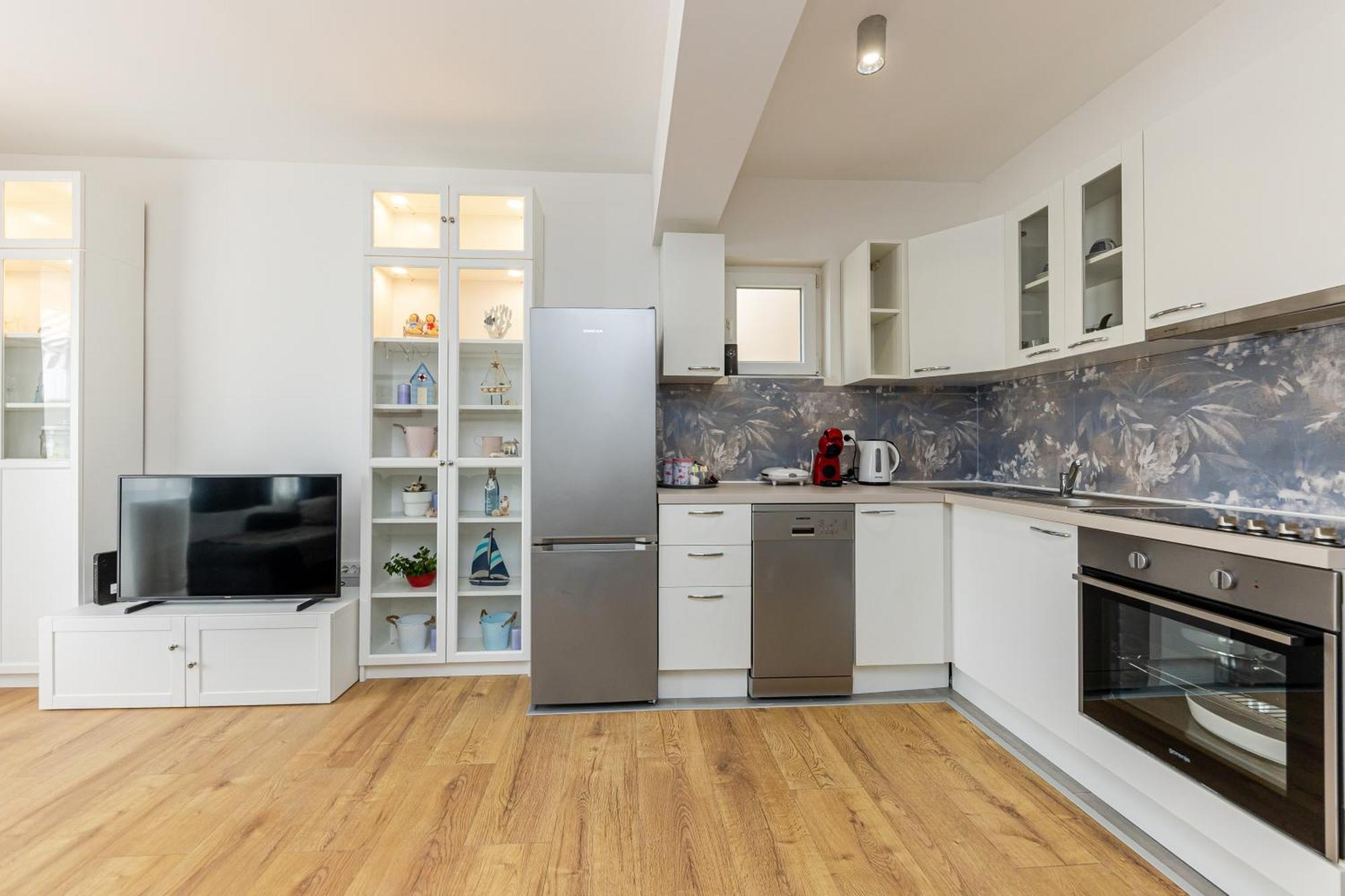 House Niko M With 6 Apartments Split Bagian luar foto