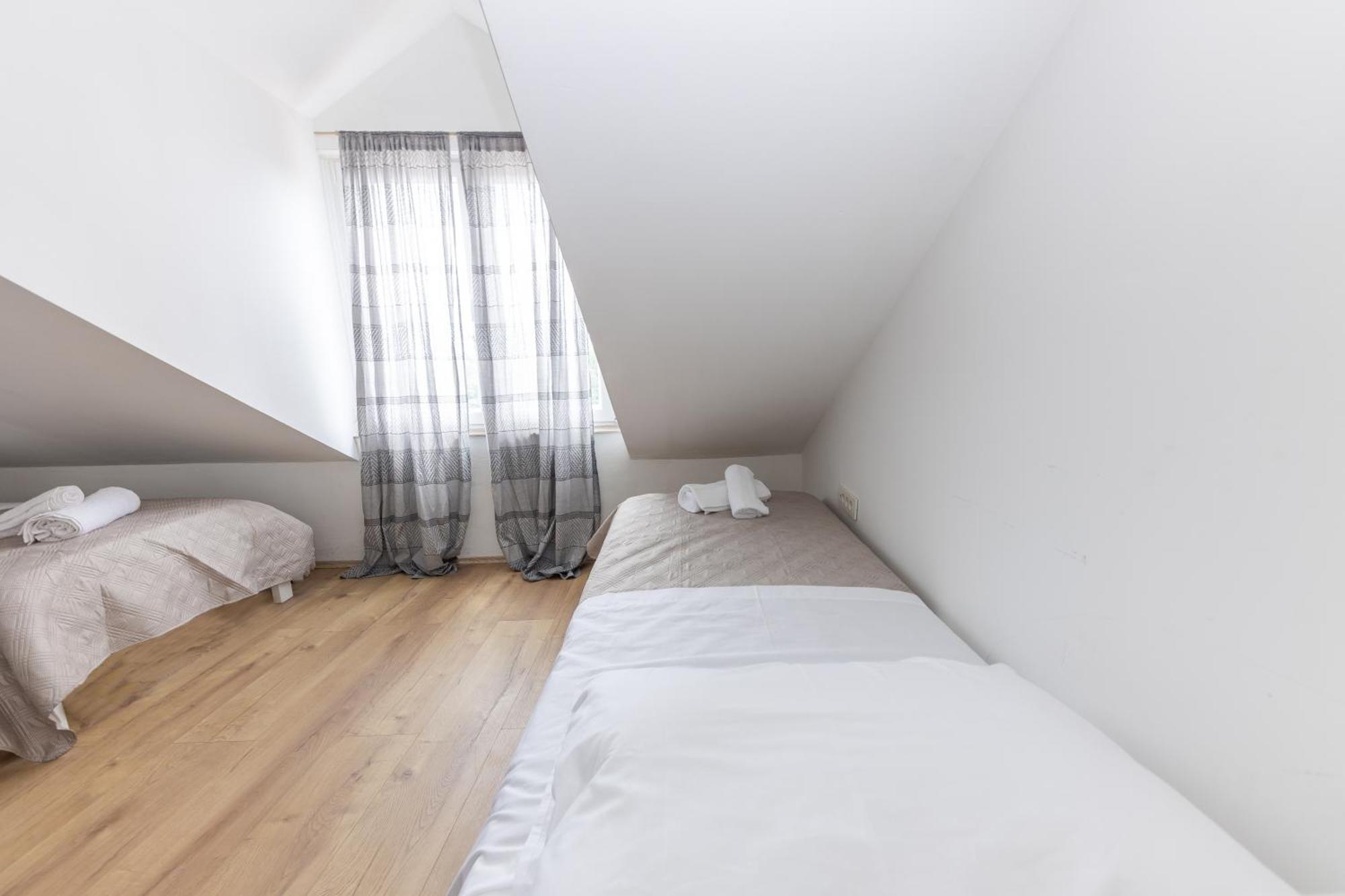 House Niko M With 6 Apartments Split Bagian luar foto