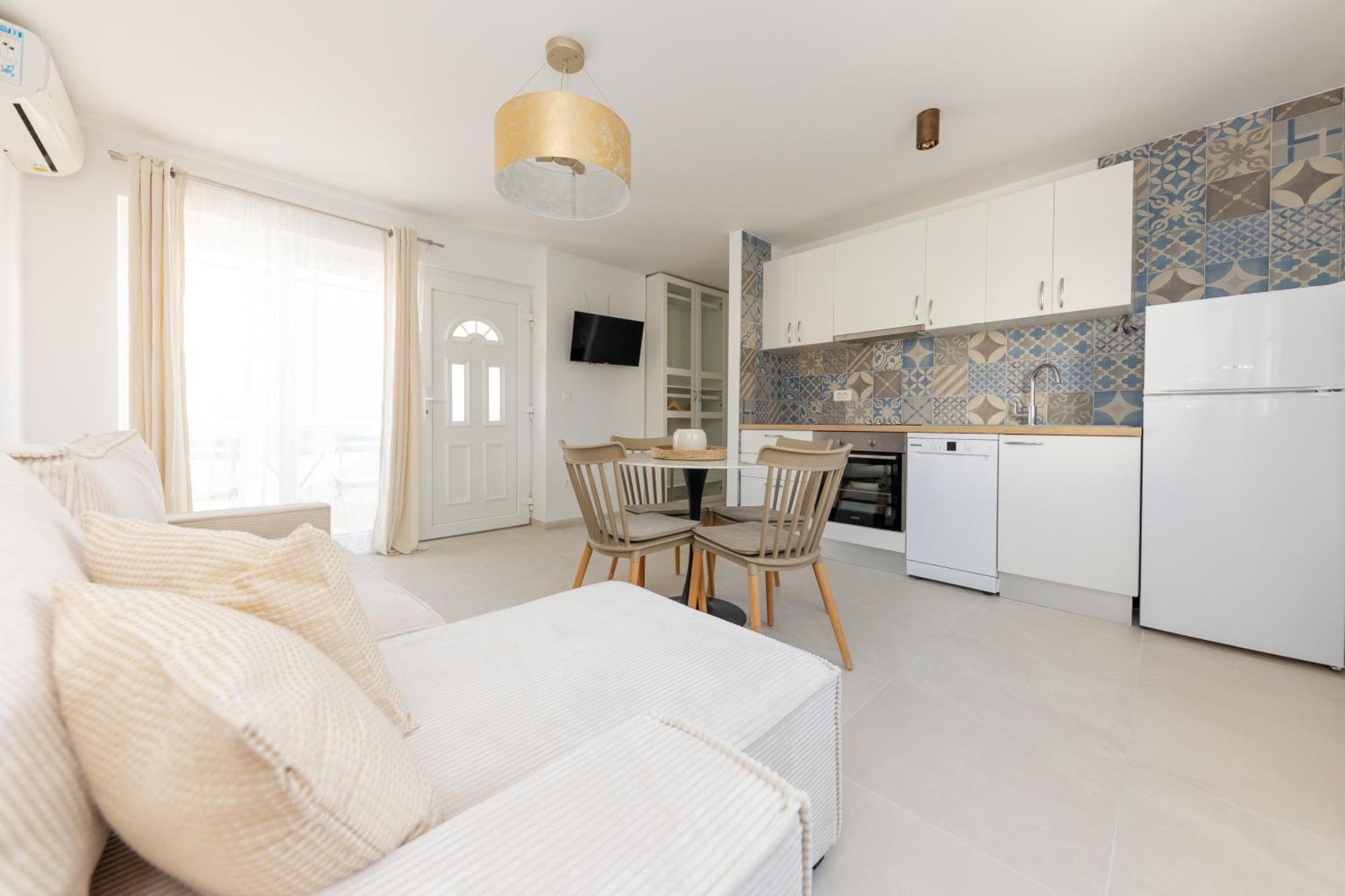 House Niko M With 6 Apartments Split Bagian luar foto